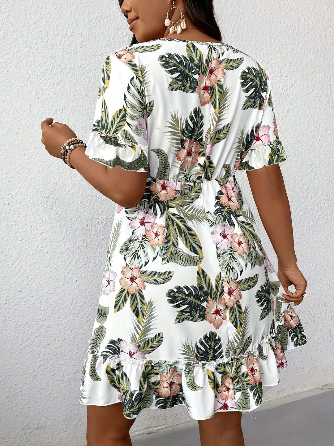 Tropical Print V-Neck Dress – Women’s Plus Size Tie Waist