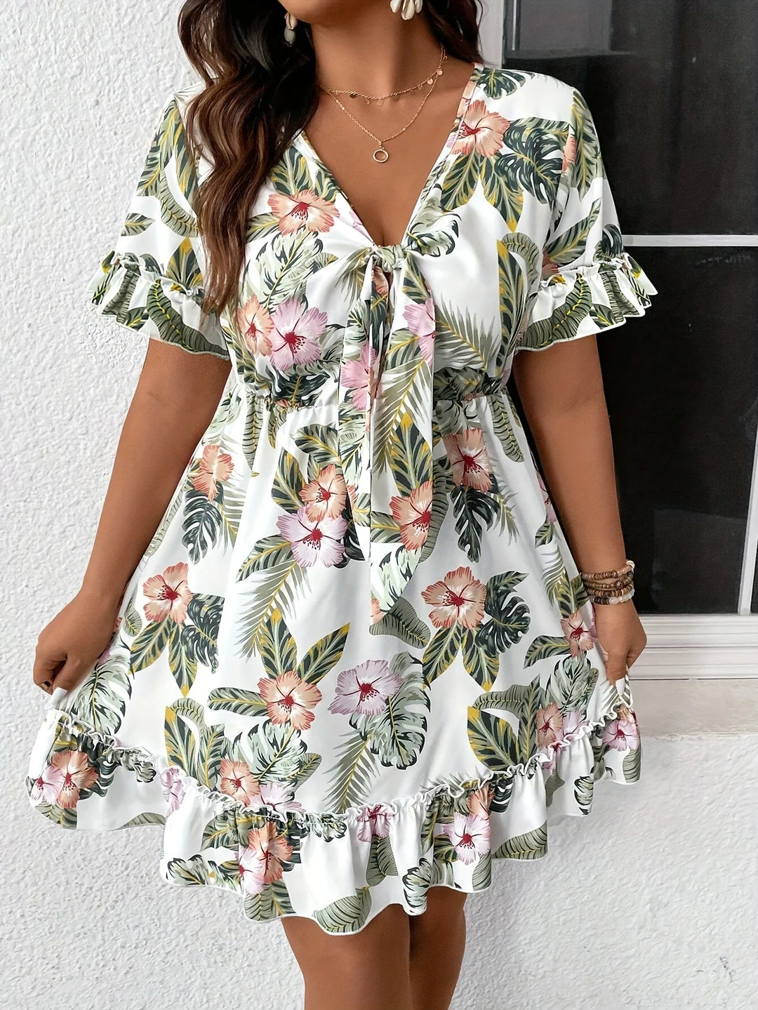 Tropical Print V-Neck Dress – Women’s Plus Size Tie Waist